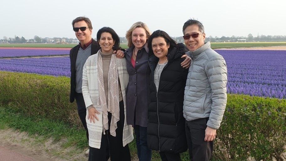 2020-Board-in-the-tuplip-fields-cropped
